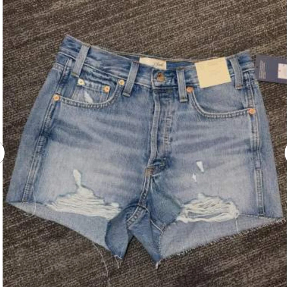 Target Universal Thread High Rise Mini Cut-Off Shorts Spring 2026 - Picture 3 of 4